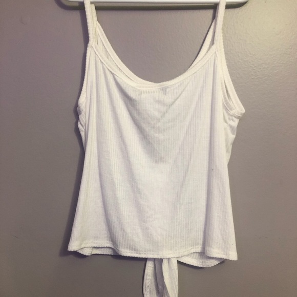 Cute white tank top - Picture 2 of 3